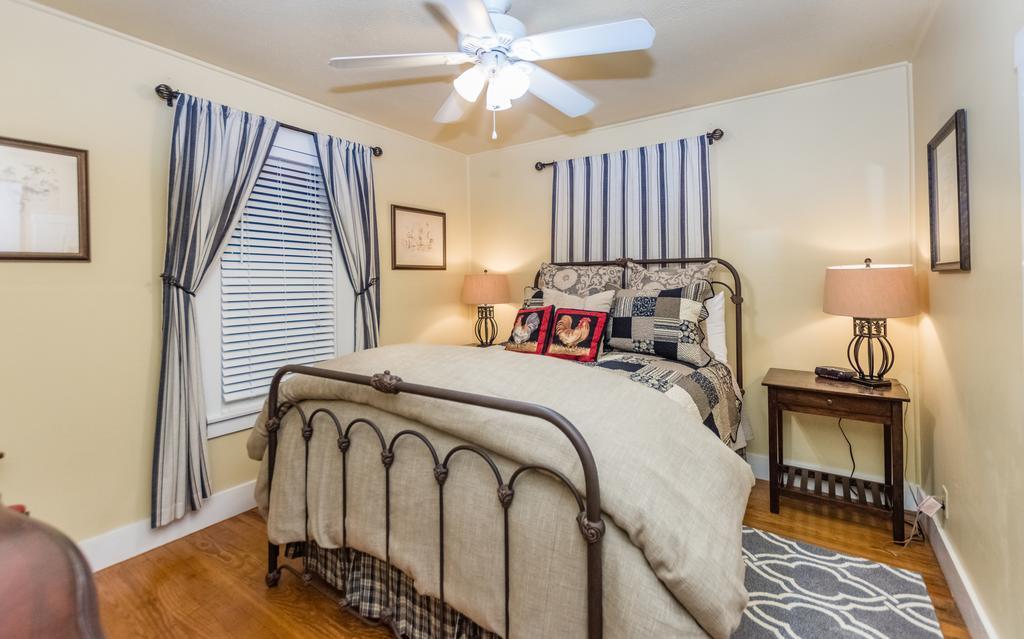 Agape Front Cottage Fredericksburg Bagian luar foto