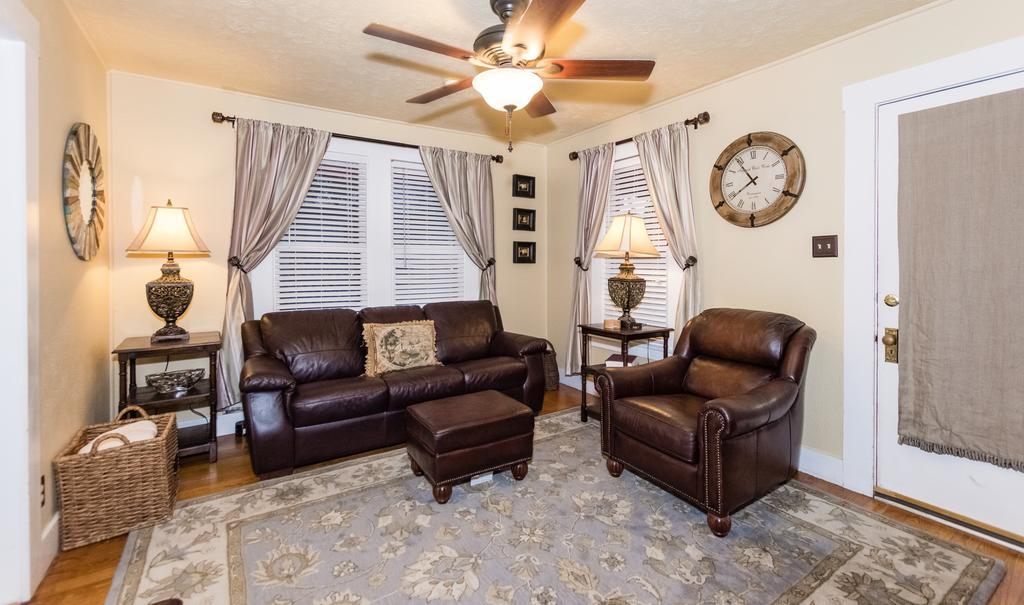 Agape Front Cottage Fredericksburg Bagian luar foto