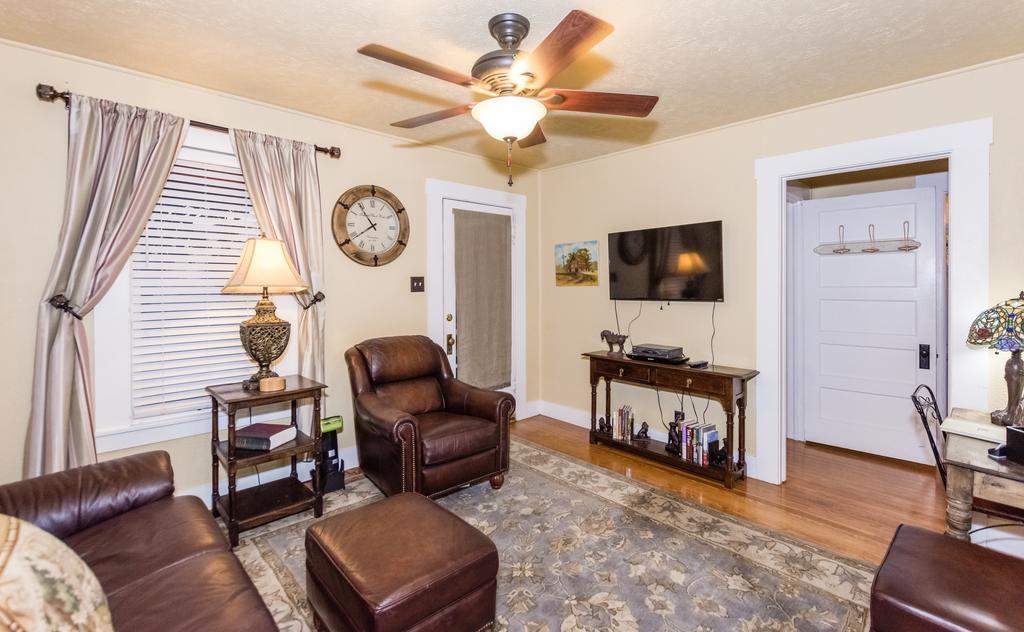 Agape Front Cottage Fredericksburg Bagian luar foto